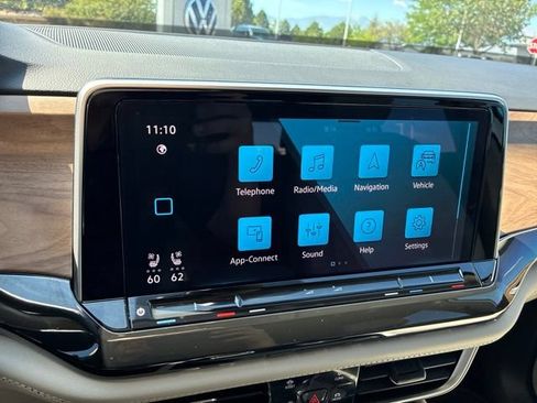 Certified 2024 Volkswagen Atlas SE FWD image 21