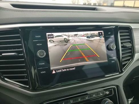 Used 2023 Volkswagen Atlas Cross Sport SE image 20