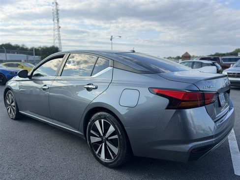 Used 2021 Nissan Altima 2.5 SV FWD image 5