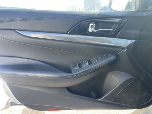 Used 2017 Nissan Maxima SR image 19