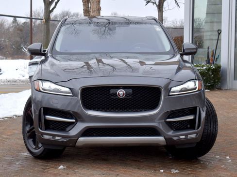 Used 2018 Jaguar F-PACE R-Sport image 6