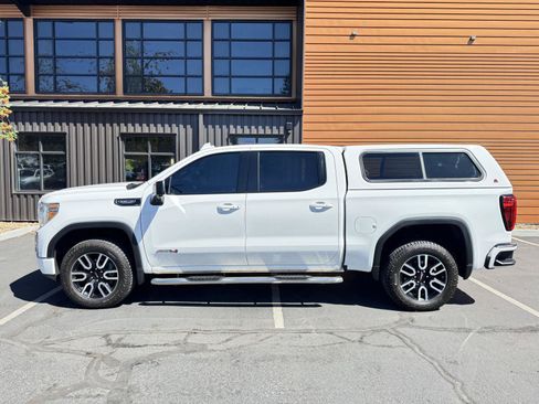 Used 2021 GMC Sierra 1500 AT4 w/ AT4 Preferred Package AWD/4WD image 2