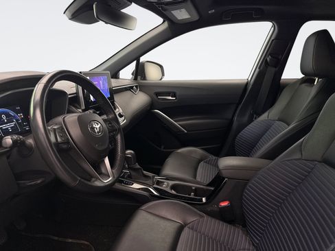 Used 2023 Toyota Corolla Cross AWD Hybrid w/ Convenience Package image 9