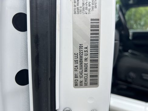 Used 2022 Jeep Wrangler Sport AWD/4WD image 29