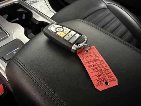 Used 2024 Ford Edge SEL w/ Convenience Package AWD/4WD image 14