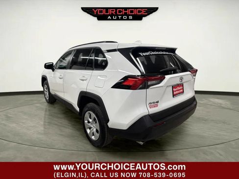 Used 2021 Toyota RAV4 LE FWD image 3