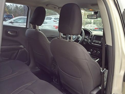 Used 2018 Jeep Compass Sport image 17