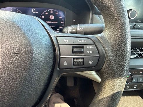 Used 2023 Honda Accord EX image 12