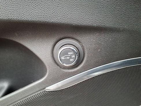 Used 2021 Buick Enclave Premium w/ Sun and Sites Package image 17