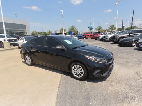 Used 2024 Kia Forte LX FWD image 7