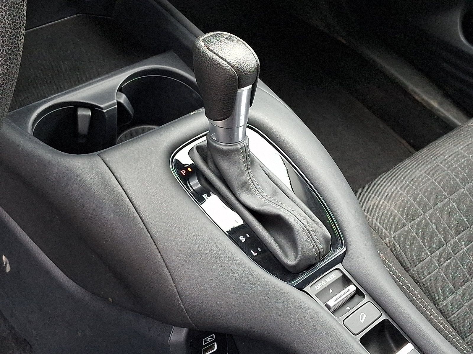 Used 2023 Honda HR-V LX image 14