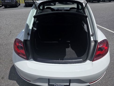 Used 2019 Volkswagen Beetle 2.0T S FWD image 7