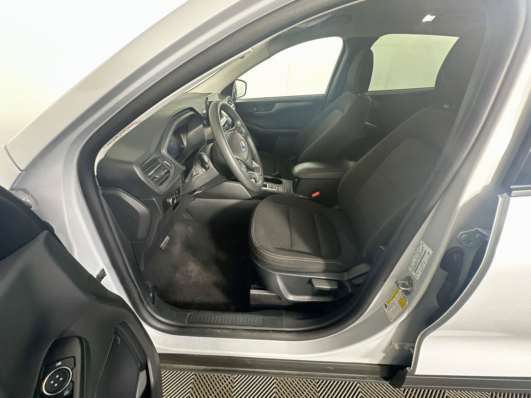 Used 2025 Ford Escape Active FWD image 13