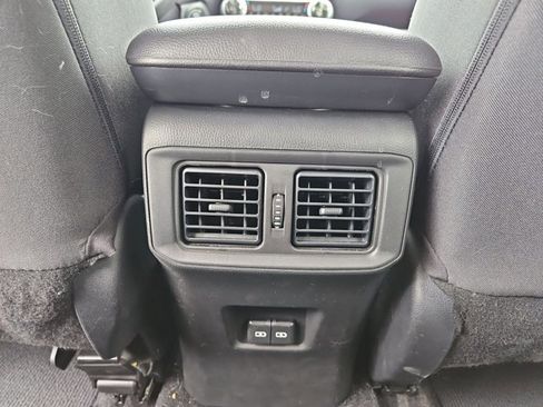 Used 2025 Toyota RAV4 XLE FWD image 17