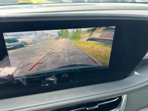 Used 2025 Buick Envista Sport Touring w/ Convenience II Package FWD image 13