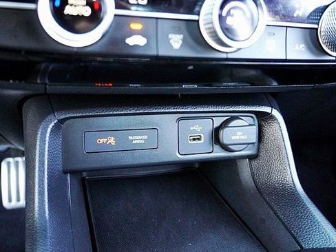 Used 2023 Honda Civic Sport image 28