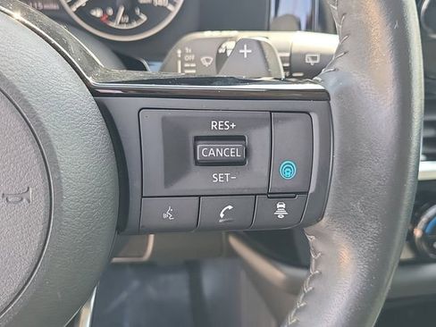 Used 2024 Nissan Pathfinder SL w/ Black Appearance Package FWD image 25