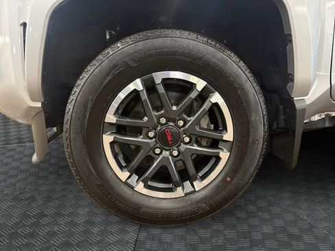 Used 2025 Toyota Tacoma TRD Sport AWD/4WD image 14