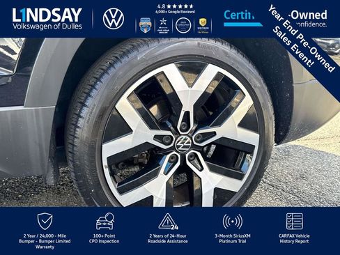 Certified 2022 Volkswagen Taos SEL w/ Panoramic Sunroof Package image 9