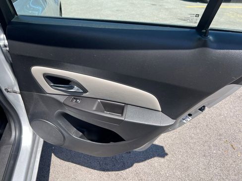 Used 2015 Chevrolet Cruze LS FWD image 14