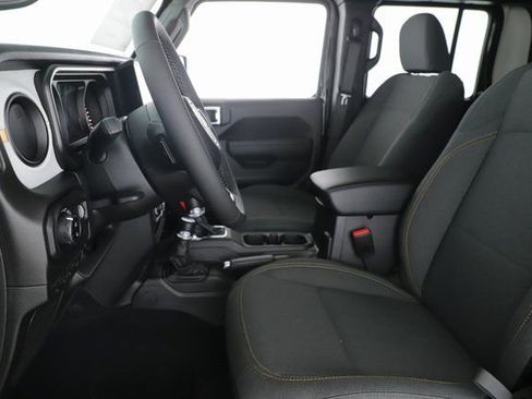New 2026 Jeep Gladiator Sport AWD/4WD image 16
