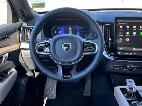 Used 2026 Volvo XC90 B6 Plus w/ Protection Package Premier AWD/4WD image 7