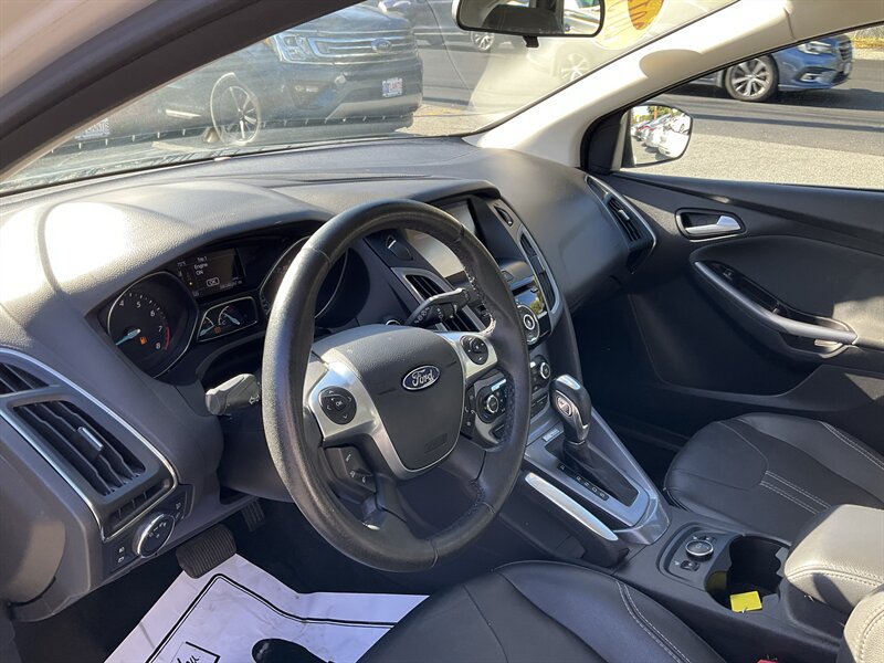 Used 2013 Ford Focus Titanium FWD image 18