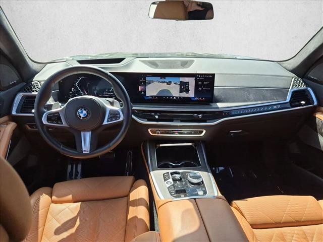 Certified 2024 BMW X7 xDrive40i w/ M Sport Package AWD/4WD image 18