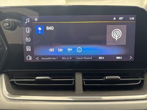 Used 2024 Chevrolet Trax LT FWD image 15