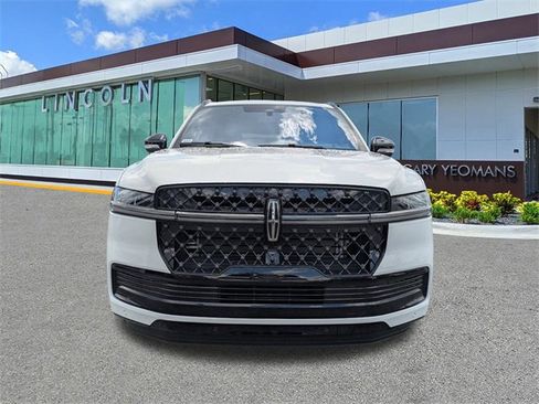 New 2025 Lincoln Navigator Reserve w/ Jet Appearance Package image 9