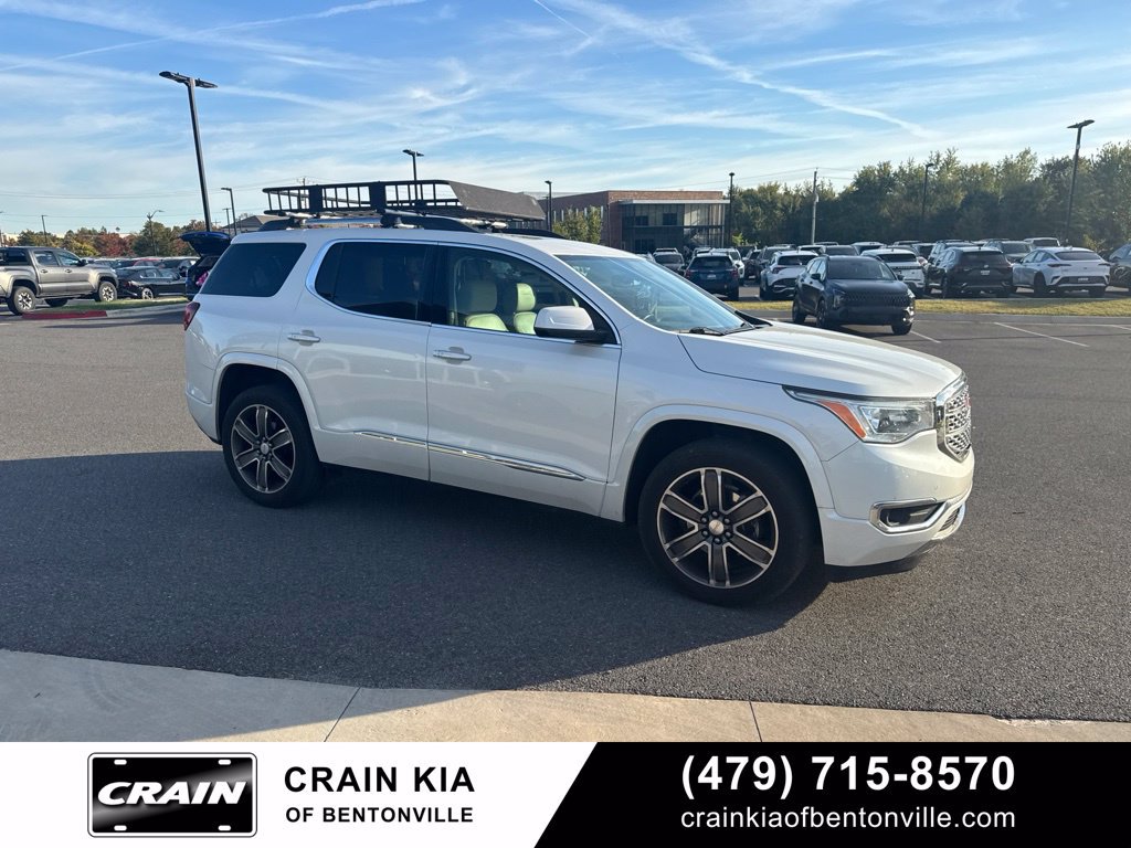 Used 2017 GMC Acadia Denali w/ Technology Package FWD image 4