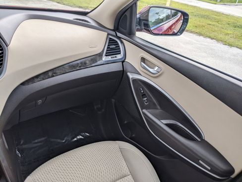 Used 2017 Hyundai Santa Fe Sport image 13