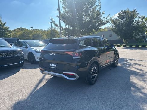 Used 2023 Kia Sportage EX image 3