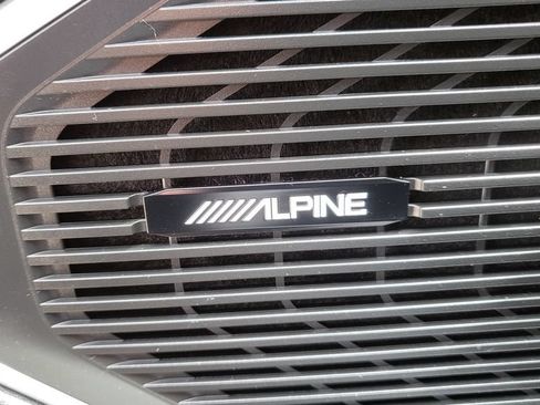 Used 2024 Jeep Wagoneer Series III AWD/4WD image 32