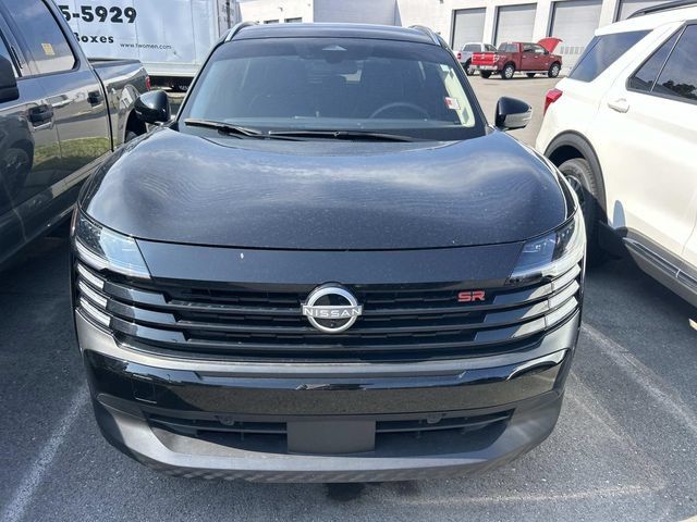Used 2025 Nissan Kicks SR FWD image 2