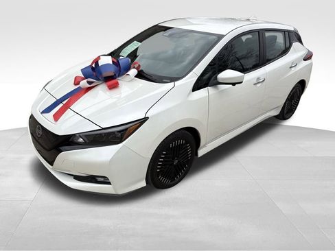 Used 2023 Nissan Leaf SV Plus image 9