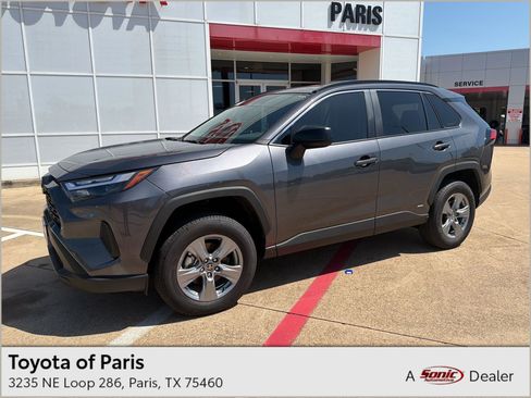 Used 2025 Toyota RAV4 LE AWD/4WD image 1