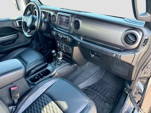 Used 2020 Jeep Wrangler Unlimited Sport AWD/4WD image 27