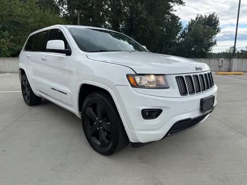 Used 2015 Jeep Grand Cherokee Altitude AWD/4WD image 4