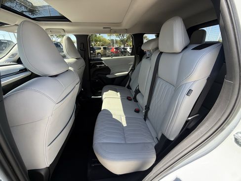 Used 2025 Mitsubishi Outlander SEL FWD image 31
