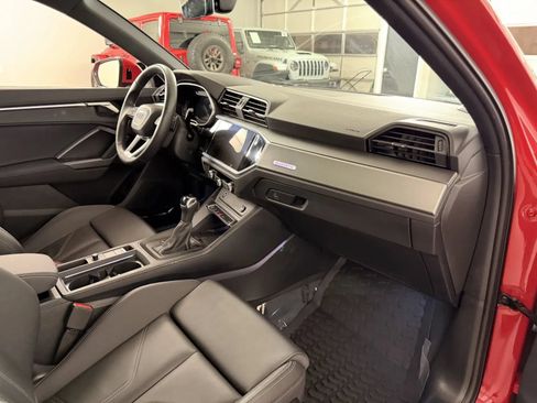 Used 2024 Audi Q3 2.0T Premium Plus w/ Premium Plus Package AWD/4WD image 40