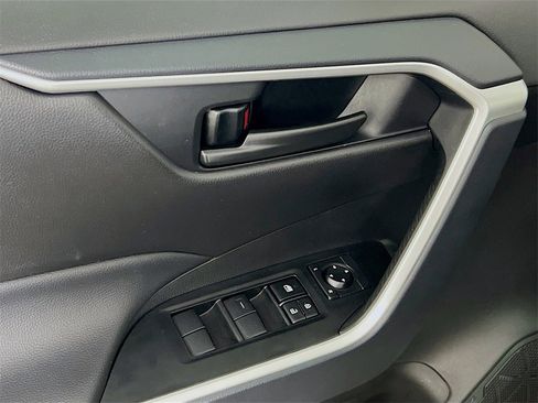 Used 2024 Toyota RAV4 LE image 17