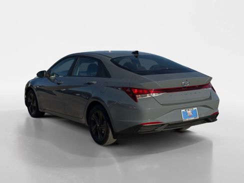 Certified 2022 Hyundai Elantra SEL image 9