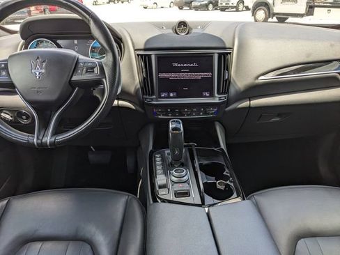 Used 2023 Maserati Levante Modena AWD/4WD image 17