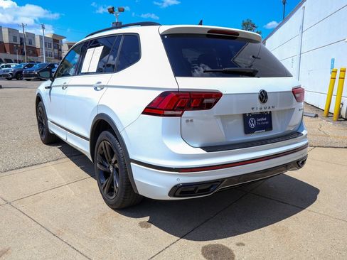 Used 2024 Volkswagen Tiguan SE R-Line AWD/4WD image 3