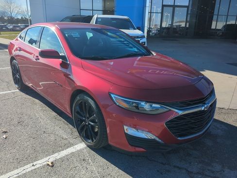 Used 2021 Chevrolet Malibu LT w/ Leather Package image 2