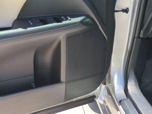 Used 2011 Lexus CT 200h Premium FWD image 16