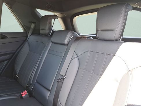 Used 2018 Mercedes-Benz GLE 350 4MATIC image 9