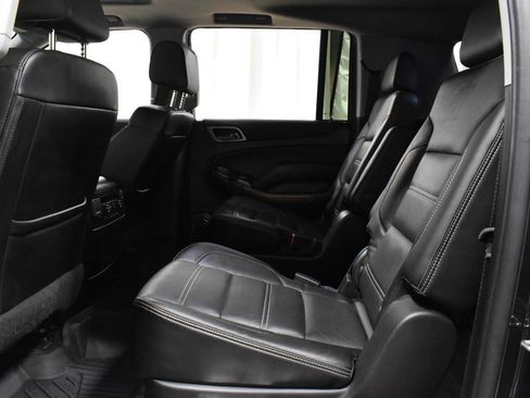 Used 2020 GMC Yukon XL Denali w/ Denali Ultimate Black Edition image 7