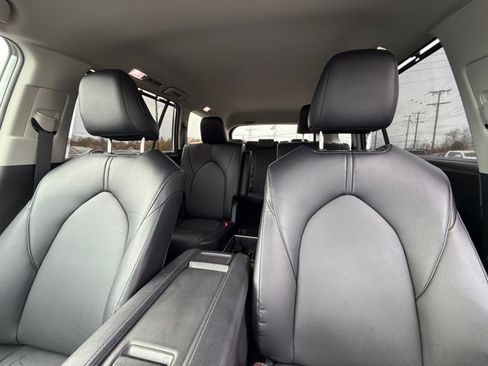 Certified 2025 Toyota Grand Highlander AWD image 30